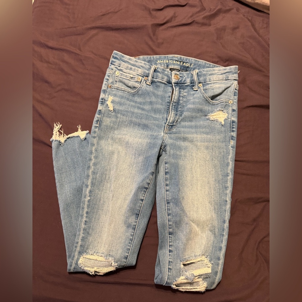 American Eagle Outfitters Women's Blue Distressed Jeans